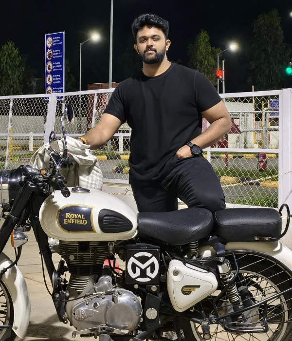 https://vokkaligas.com/v-vivah/v-images/female.png