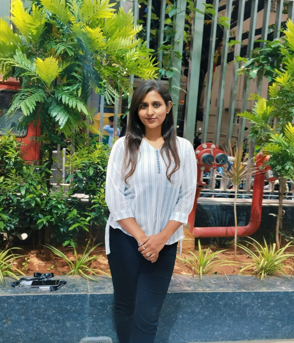 https://vokkaligas.com/v-vivah/v-images/female.png