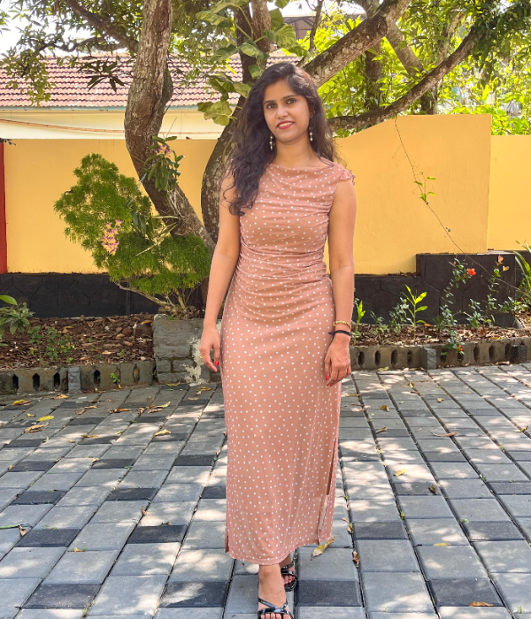 https://vokkaligas.com/v-vivah/v-images/female.png