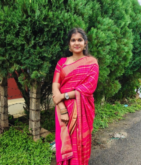 https://vokkaligas.com/v-vivah/v-images/female.png