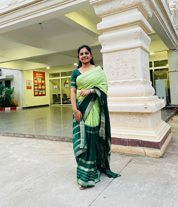https://vokkaligas.com/v-vivah/v-images/female.png
