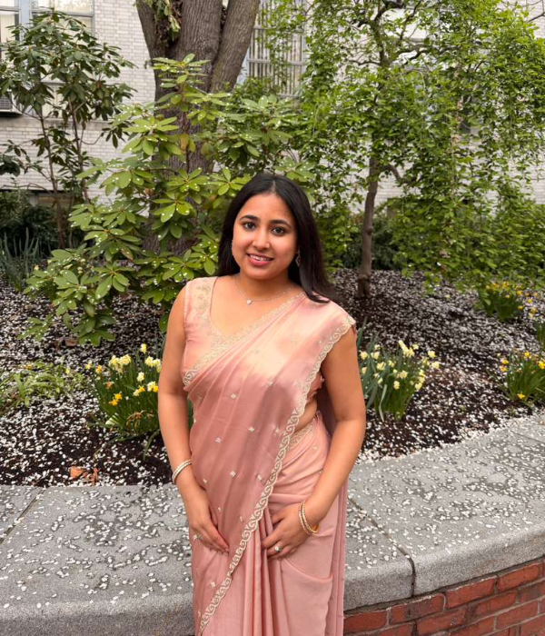 https://vokkaligas.com/v-vivah/v-images/female.png