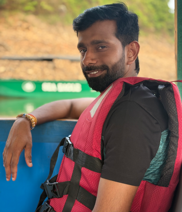 https://vokkaligas.com/v-vivah/v-images/female.png