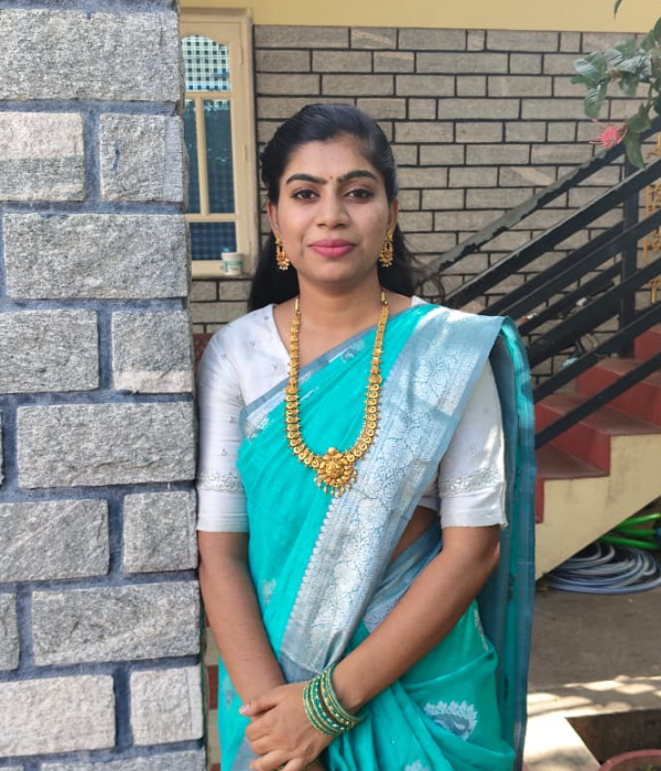 https://vokkaligas.com/v-vivah/v-images/female.png
