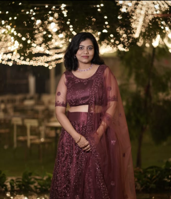 https://vokkaligas.com/v-vivah/v-images/female.png