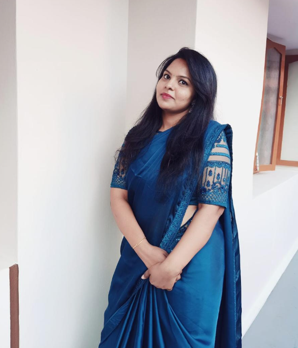 https://vokkaligas.com/v-vivah/v-images/female.png