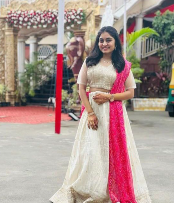https://vokkaligas.com/v-vivah/v-images/female.png