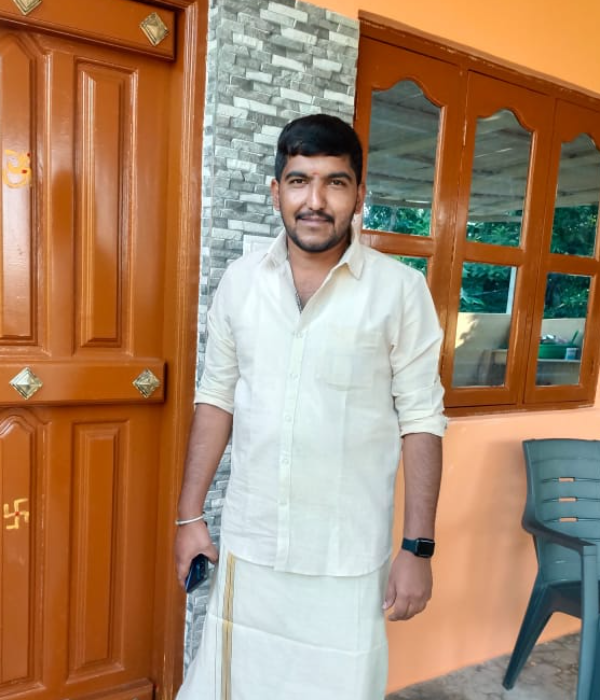 https://vokkaligas.com/v-vivah/v-images/female.png