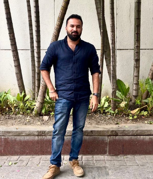 https://vokkaligas.com/v-vivah/v-images/female.png