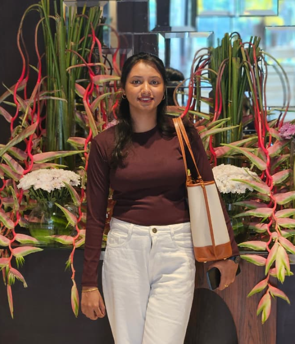 https://vokkaligas.com/v-vivah/v-images/female.png