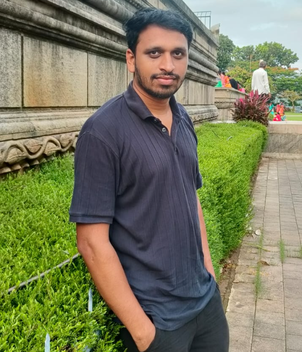 https://vokkaligas.com/v-vivah/v-images/female.png