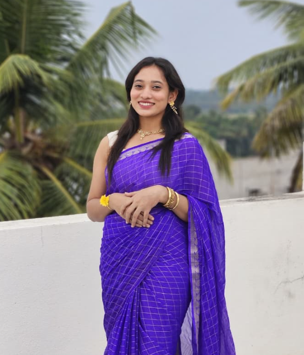 https://vokkaligas.com/v-vivah/v-images/female.png