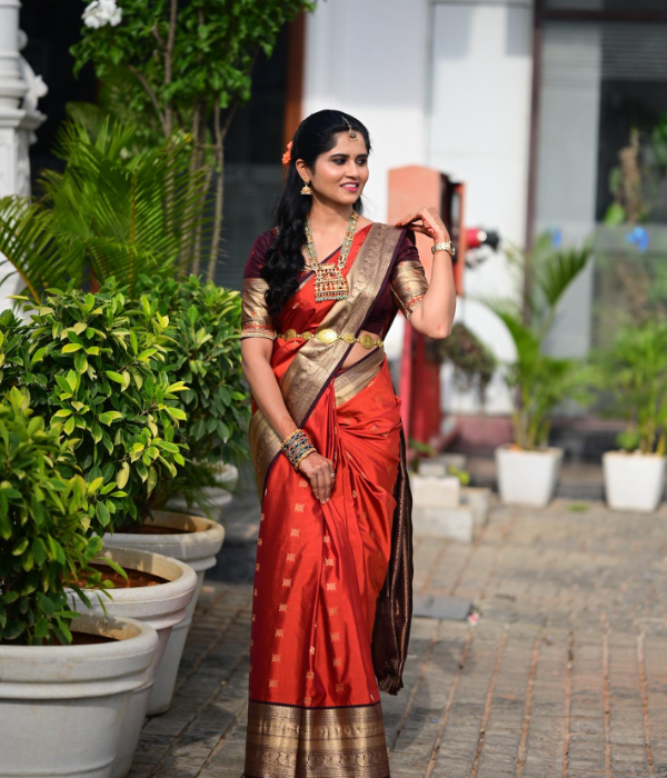 https://vokkaligas.com/v-vivah/v-images/female.png