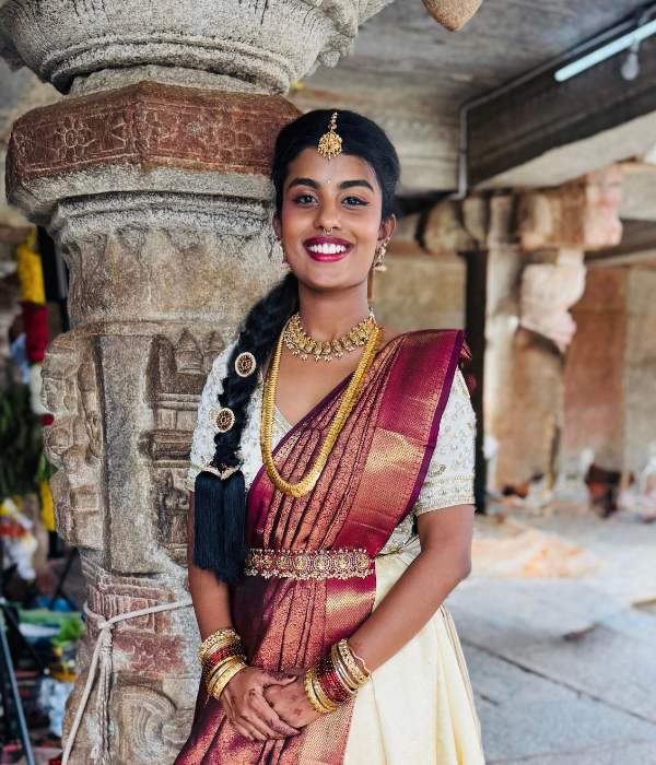 https://vokkaligas.com/v-vivah/v-images/female.png