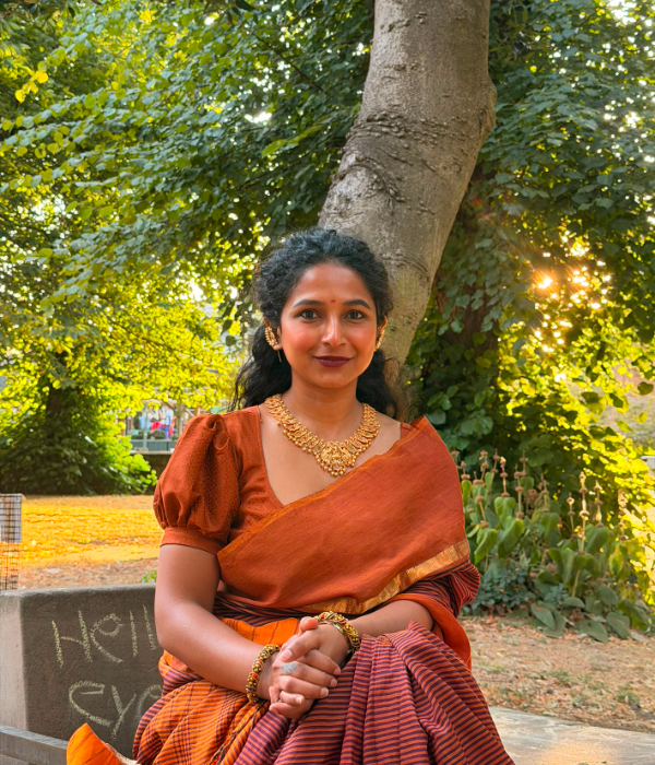 https://vokkaligas.com/v-vivah/v-images/female.png