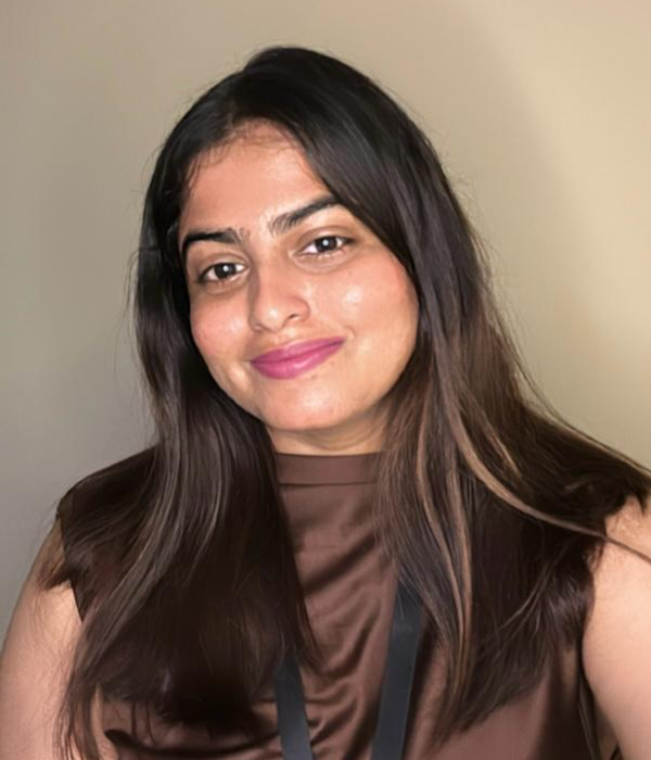https://vokkaligas.com/v-vivah/v-images/female.png