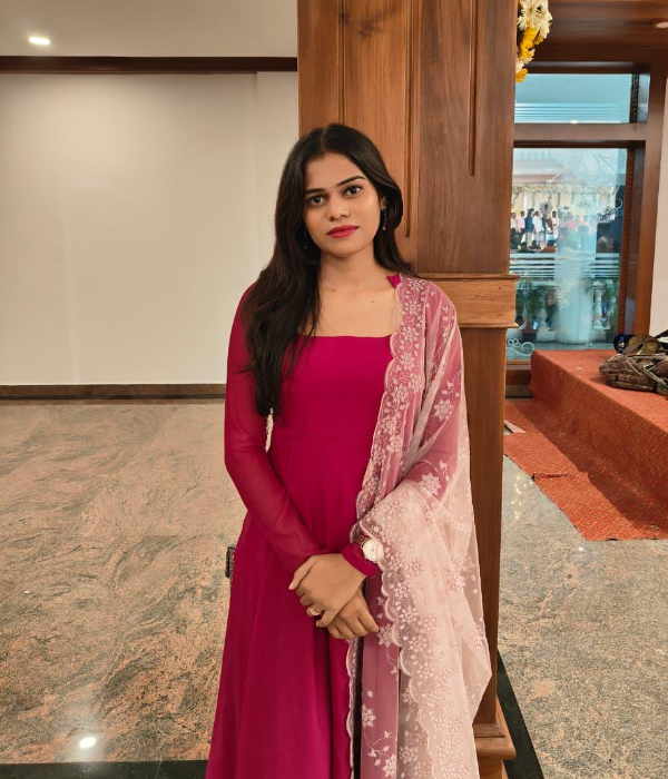 https://vokkaligas.com/v-vivah/v-images/female.png