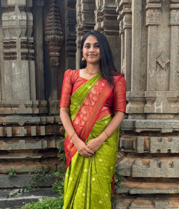 https://vokkaligas.com/v-vivah/v-images/female.png