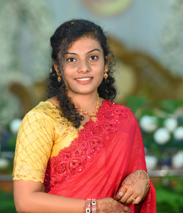 https://vokkaligas.com/v-vivah/v-images/female.png