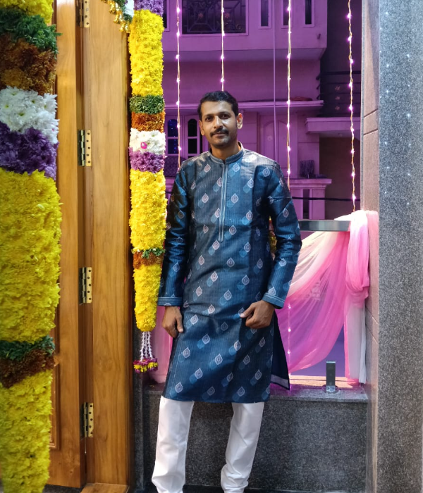 https://vokkaligas.com/v-vivah/v-images/female.png