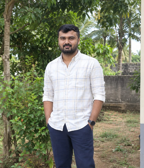 https://vokkaligas.com/v-vivah/v-images/female.png