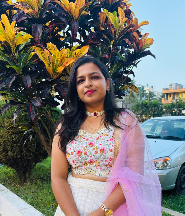 https://vokkaligas.com/v-vivah/v-images/female.png