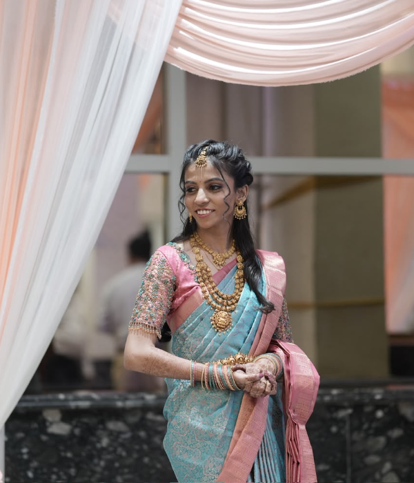 https://vokkaligas.com/v-vivah/v-images/female.png