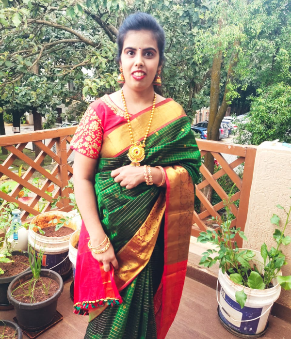 https://vokkaligas.com/v-vivah/v-images/female.png
