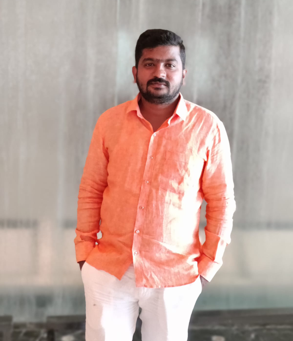 https://vokkaligas.com/v-vivah/v-images/female.png