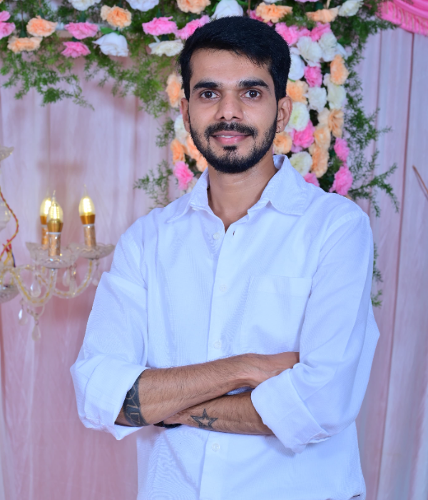 https://vokkaligas.com/v-vivah/v-images/female.png