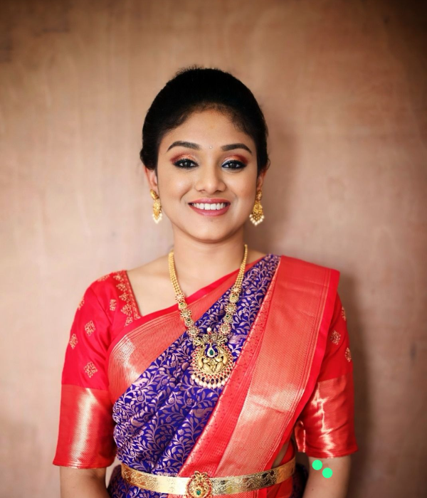 https://vokkaligas.com/v-vivah/v-images/female.png