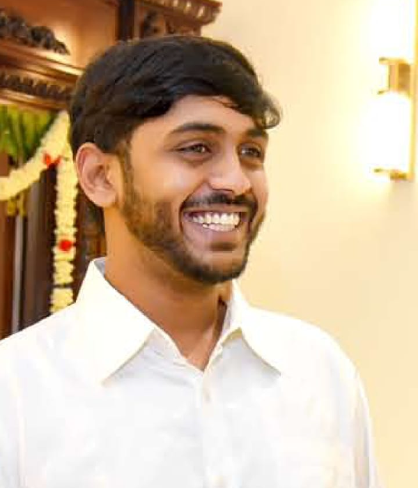 https://vokkaligas.com/v-vivah/v-images/female.png