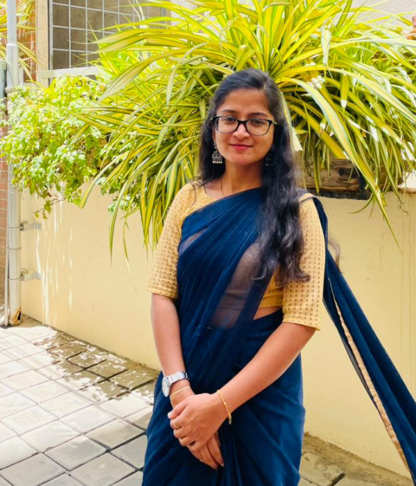 https://vokkaligas.com/v-vivah/v-images/female.png