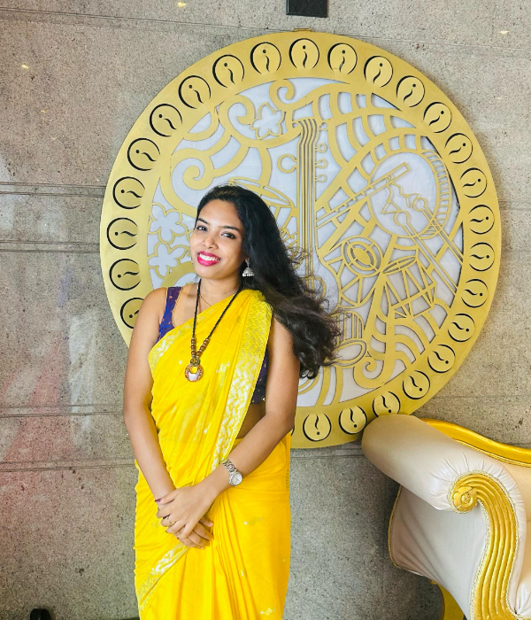 https://vokkaligas.com/v-vivah/v-images/female.png