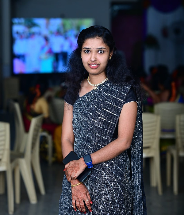 https://vokkaligas.com/v-vivah/v-images/female.png