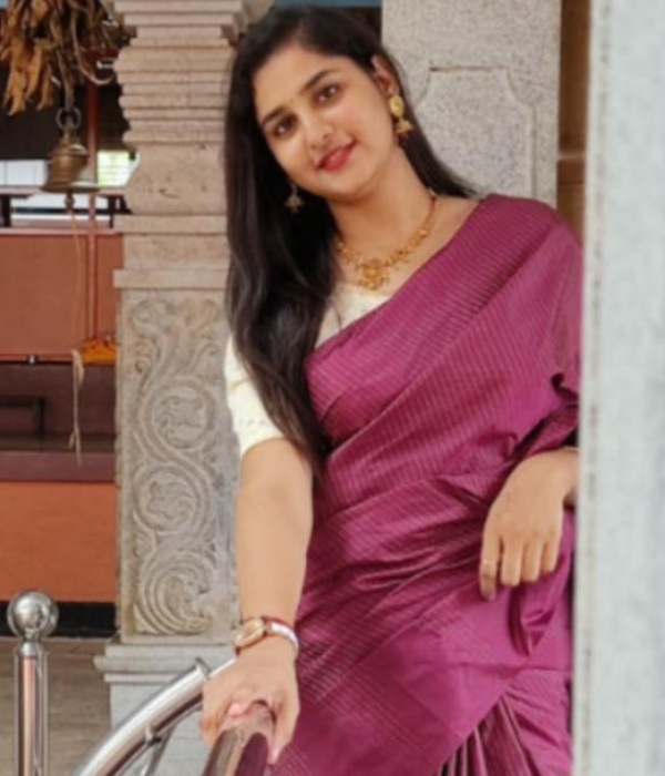 https://vokkaligas.com/v-vivah/v-images/female.png