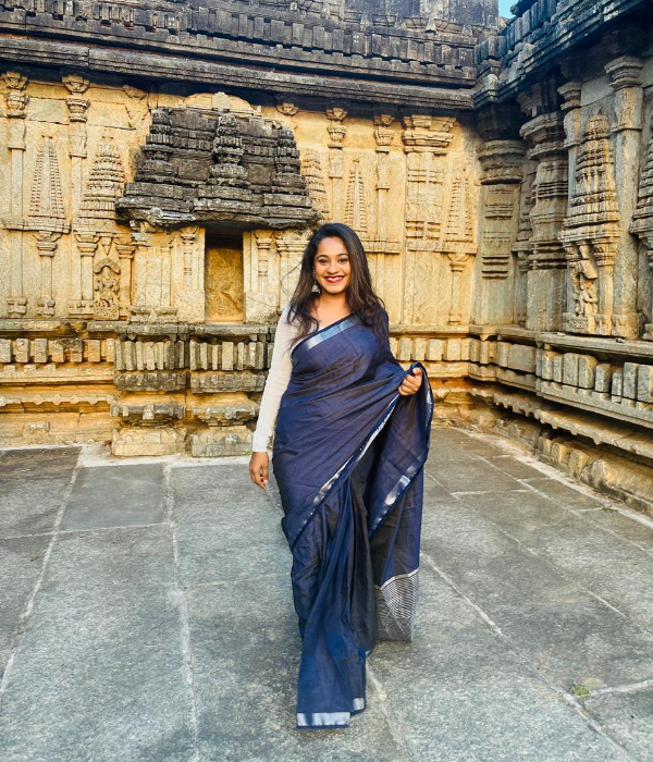 https://vokkaligas.com/v-vivah/v-images/female.png