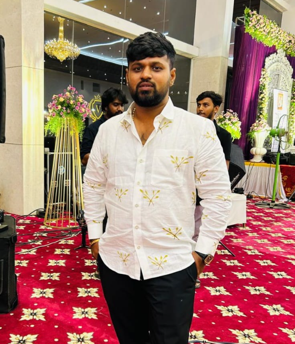 https://vokkaligas.com/v-vivah/v-images/female.png