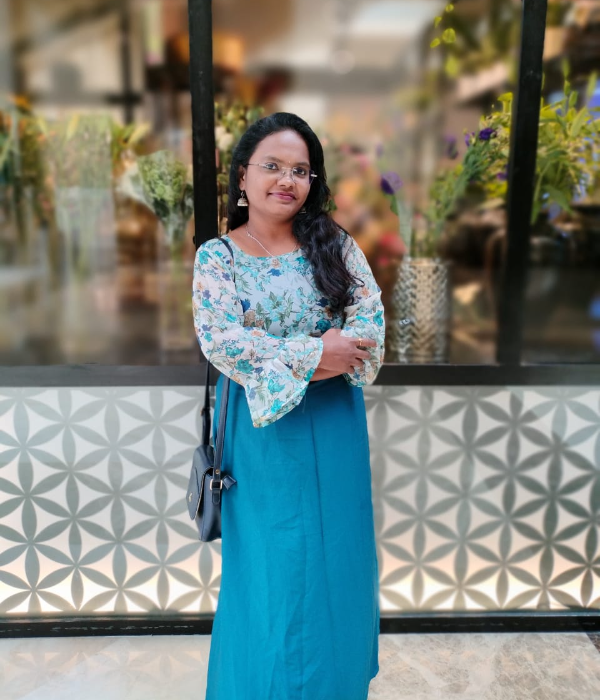 https://vokkaligas.com/v-vivah/v-images/female.png