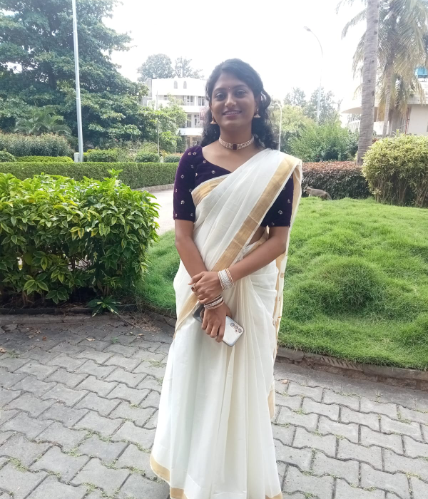 https://vokkaligas.com/v-vivah/v-images/female.png