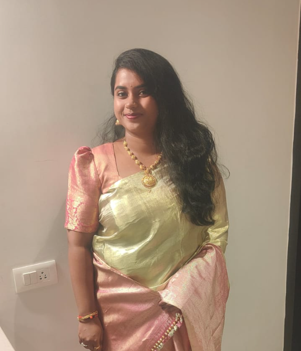 https://vokkaligas.com/v-vivah/v-images/female.png