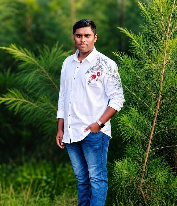 https://vokkaligas.com/v-vivah/v-images/female.png