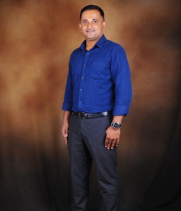 https://vokkaligas.com/v-vivah/v-images/female.png
