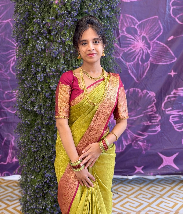 https://vokkaligas.com/v-vivah/v-images/female.png